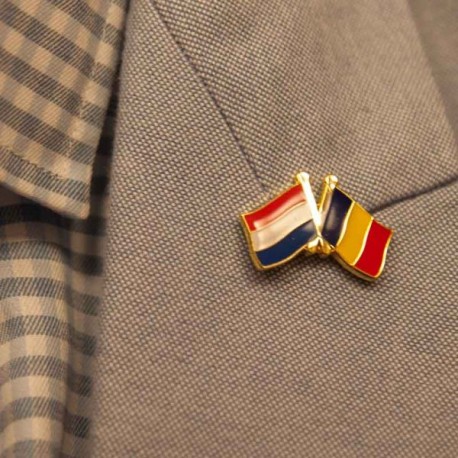 Country Flags Pins