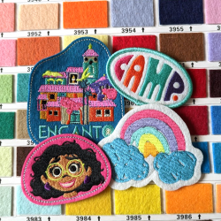 Badges, patches of emblemen, met vilt, op maat gemaakt